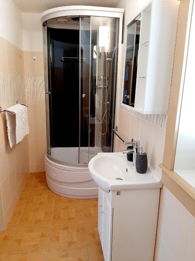 Viktoria- Neakceptujeme Mlade Partie Villa Terchová Dış mekan fotoğraf